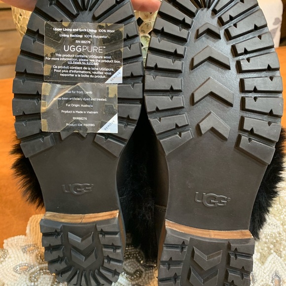 Sold on Ⓜ️ Otelia Genuine Shearling Bootie - Picture 4 of 8